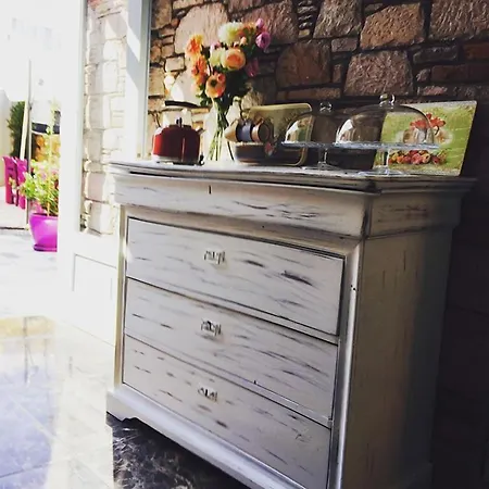 Cunda Mor Limon فندق مبيت وإفطار